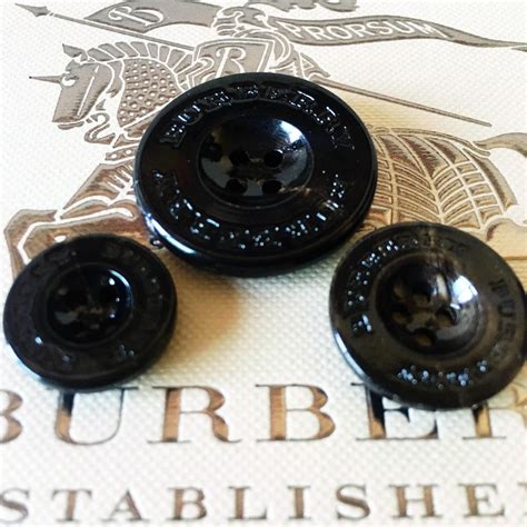 bottoni ricambio burberry|burberry replacement buttons.